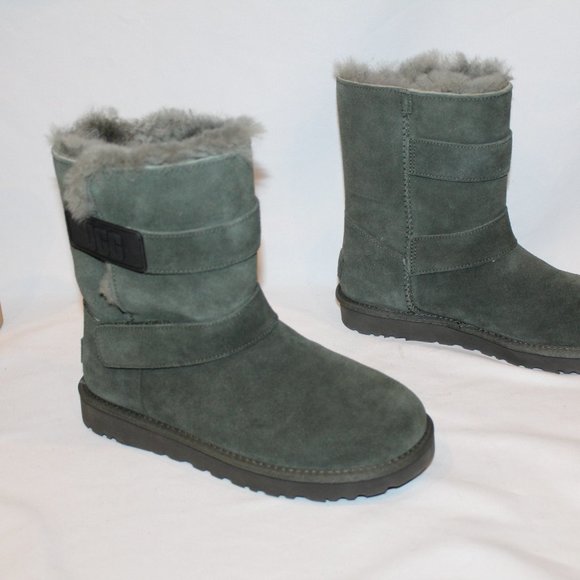 NEW UGG WOMEN'S CLASSIC‎ SHORT STRAP LOGO SUEDE SHEARLING LINED BOOTS FOREST - Picture 2 of 7